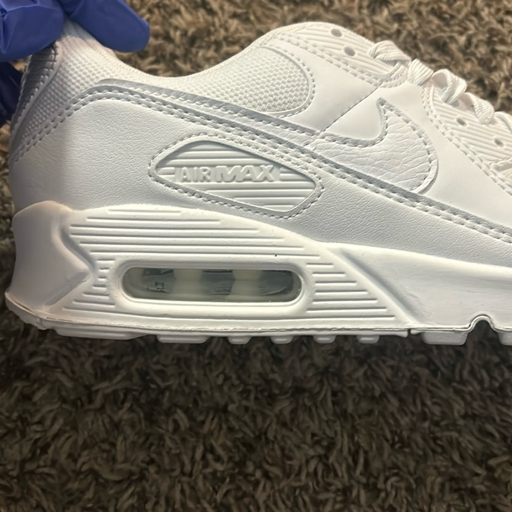 Nike White Air Max 90 Sneakers Classic Design